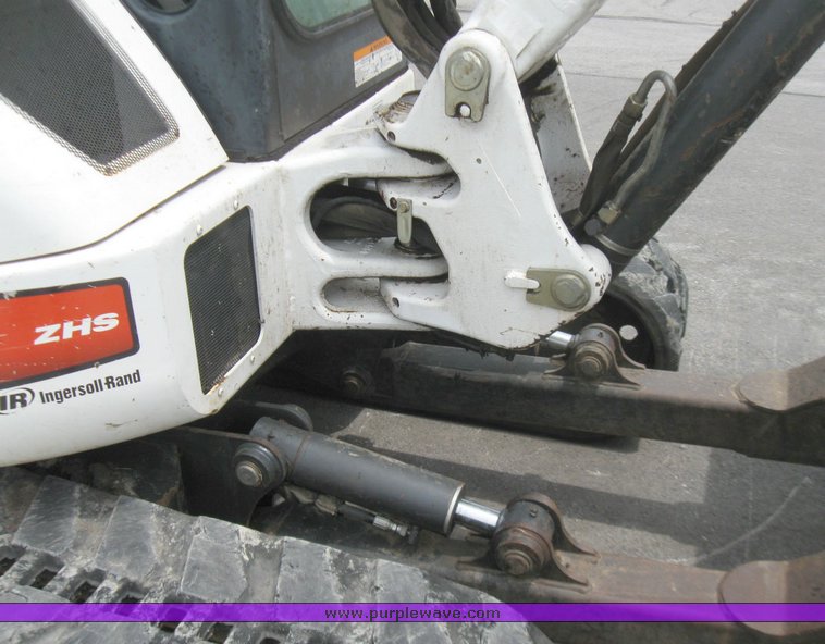 image for item 2219 2005 Bobcat 435 ZHS FastTrack compact excavator