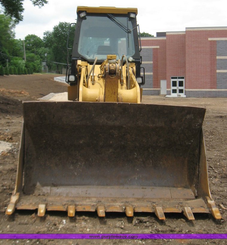 image for item 2220 2001 Cat 963C track loader