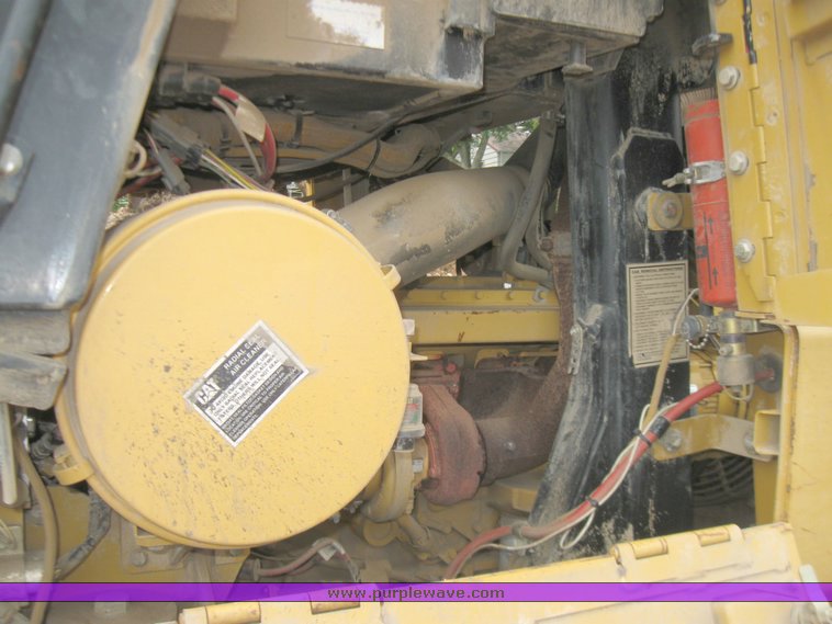 image for item 2220 2001 Cat 963C track loader