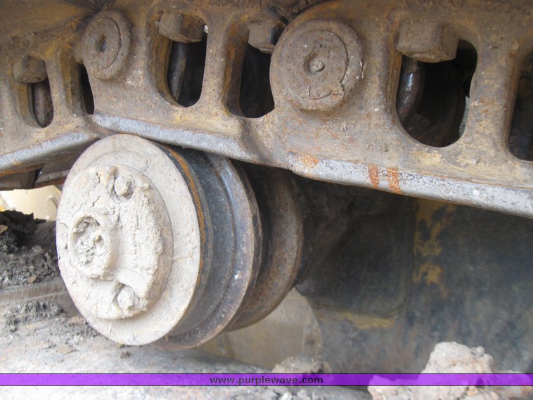 image for item 2220 2001 Cat 963C track loader