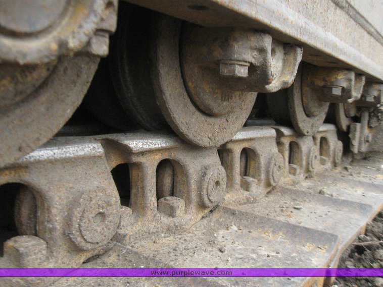 image for item 2220 2001 Cat 963C track loader