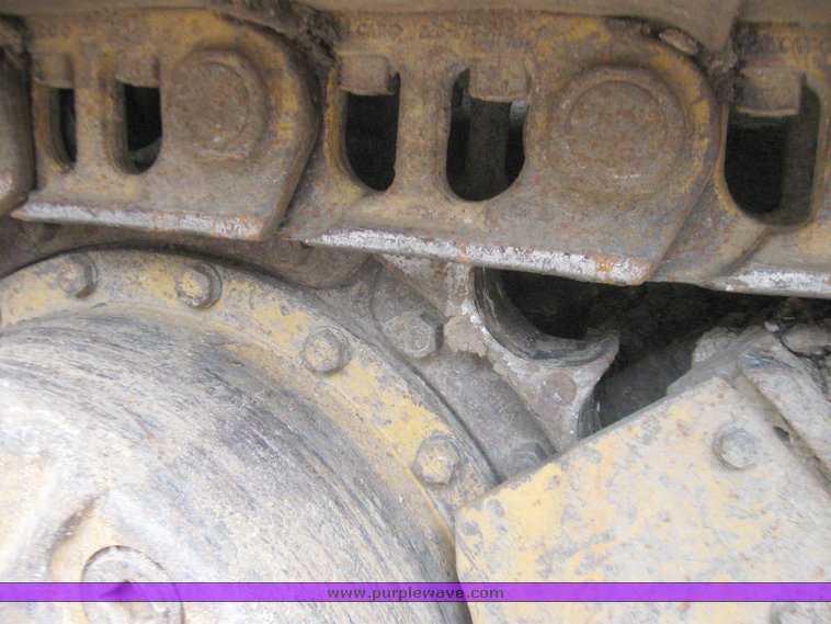 image for item 2220 2001 Cat 963C track loader