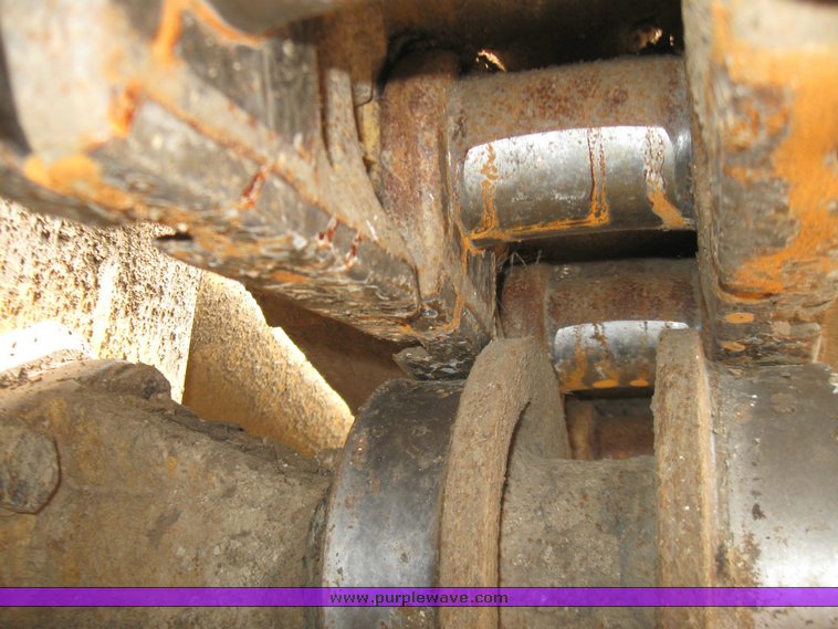 image for item 2220 2001 Cat 963C track loader