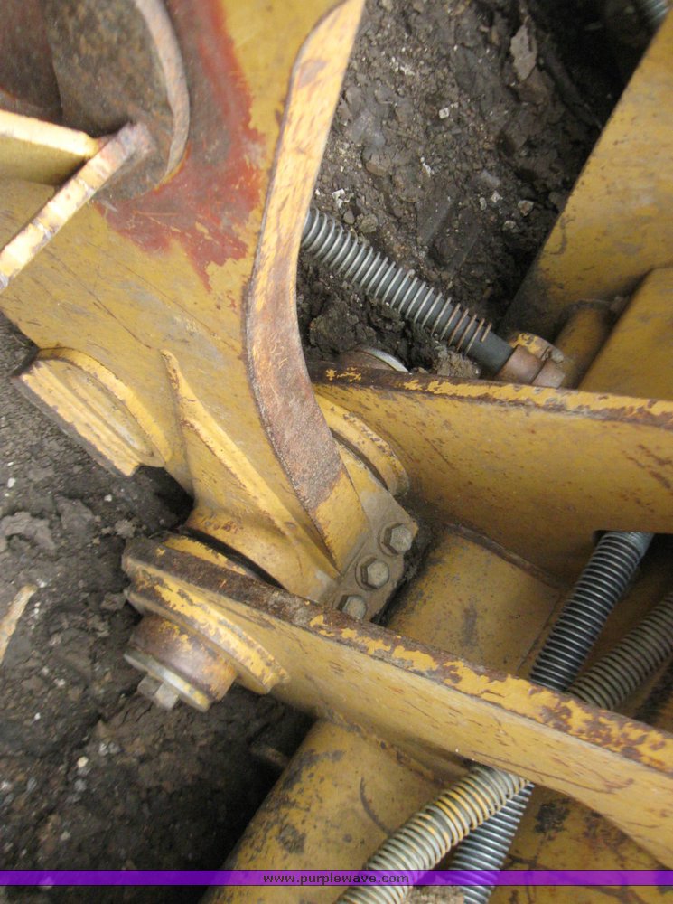 image for item 2220 2001 Cat 963C track loader