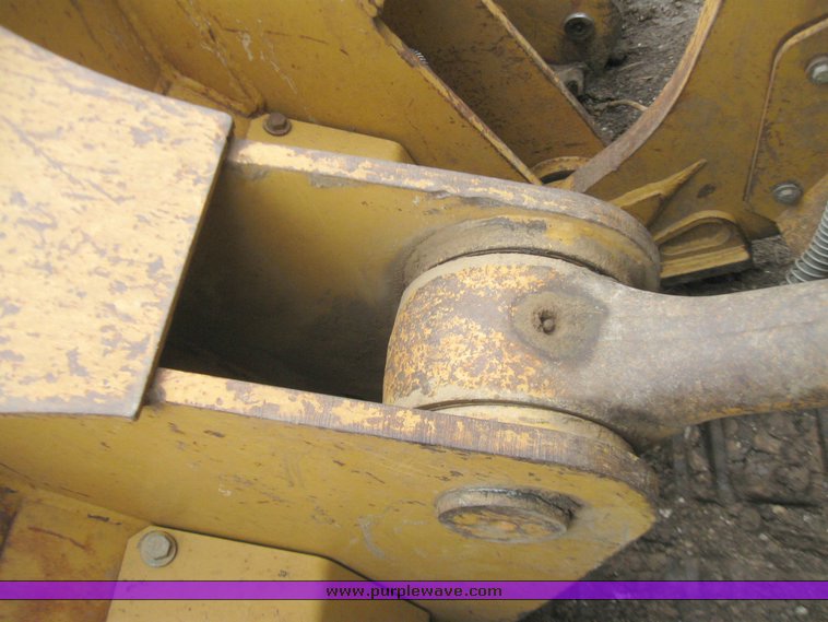 image for item 2220 2001 Cat 963C track loader