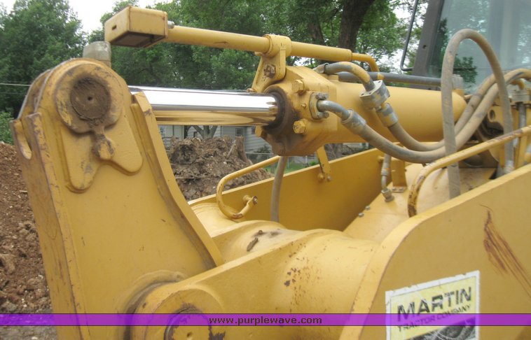 image for item 2220 2001 Cat 963C track loader