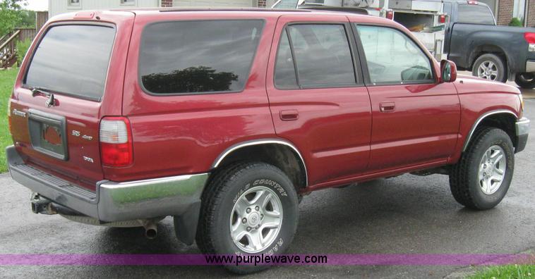 image for item 2225 2000 Toyota 4 Runner SR5