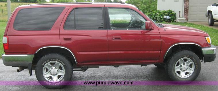 image for item 2225 2000 Toyota 4 Runner SR5