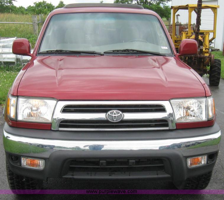 image for item 2225 2000 Toyota 4 Runner SR5