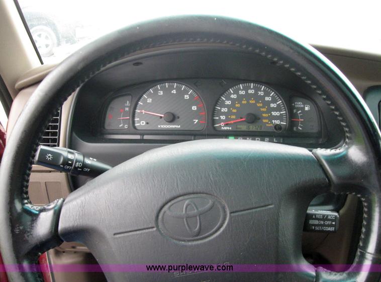 image for item 2225 2000 Toyota 4 Runner SR5