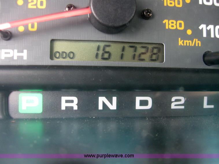 image for item 2225 2000 Toyota 4 Runner SR5