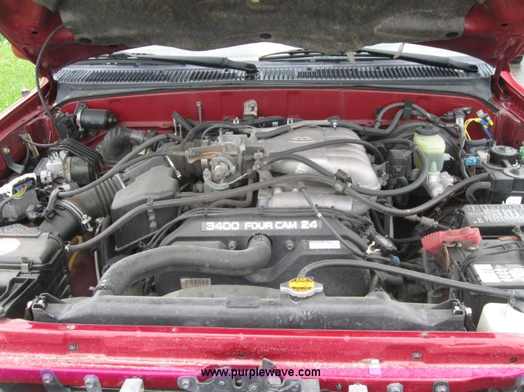 image for item 2225 2000 Toyota 4 Runner SR5