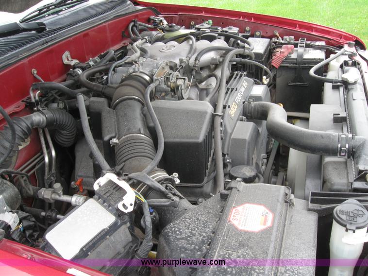 image for item 2225 2000 Toyota 4 Runner SR5