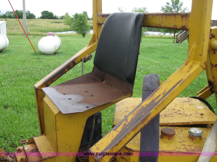 image for item 2226 Vermeer M Series trencher