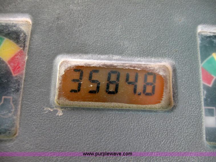 image for item 2250 Bobcat 873 skid steer