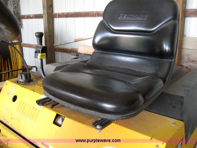 image for item 2251 Beuthlig B305 vibratory roller