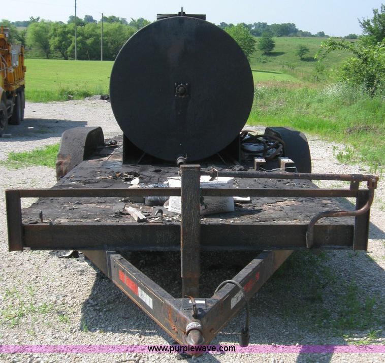 image for item 2257 Seal coat rig