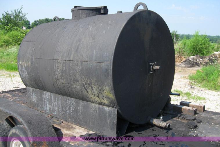 image for item 2257 Seal coat rig