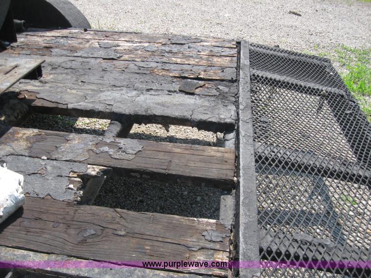 image for item 2257 Seal coat rig