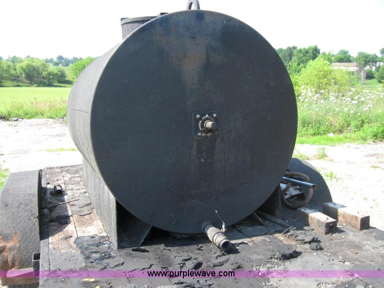 image for item 2257 Seal coat rig