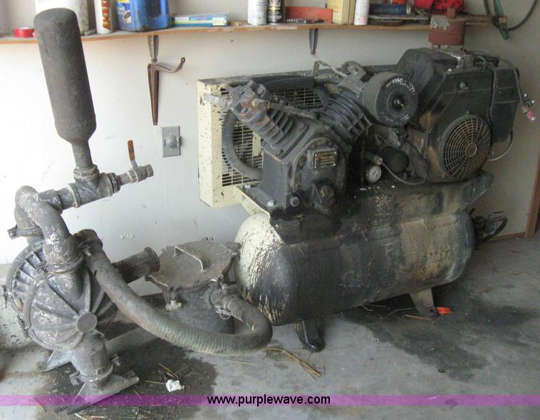 image for item 2257 Seal coat rig