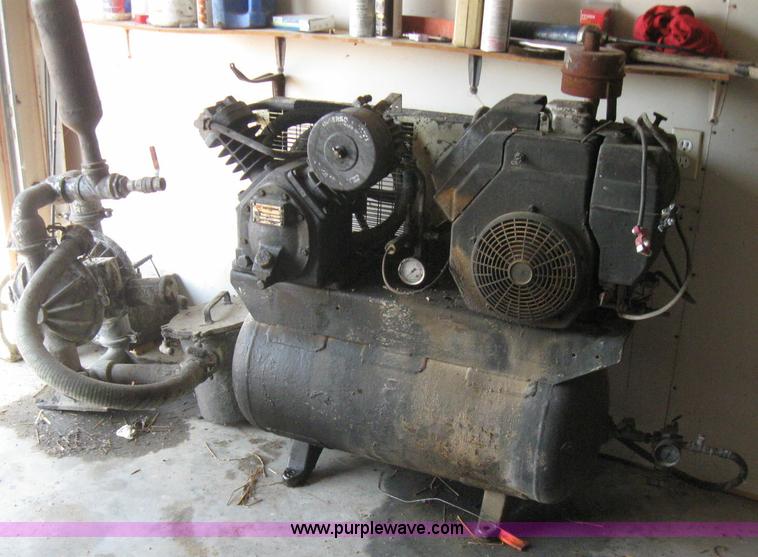 image for item 2257 Seal coat rig