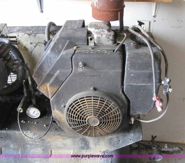 image for item 2257 Seal coat rig