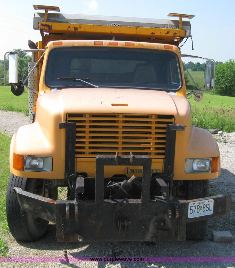 image for item 2258 1992 International Series 4900 dump truck