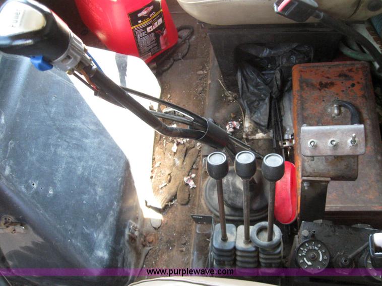 image for item 2258 1992 International Series 4900 dump truck