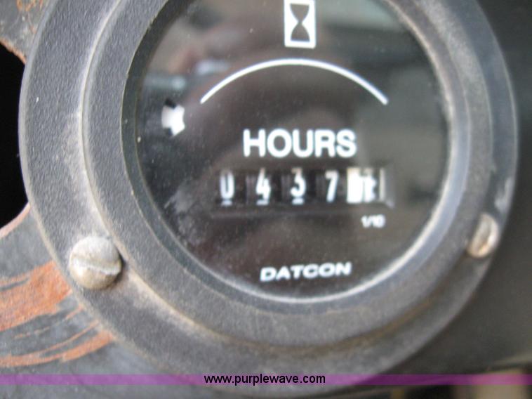 image for item 2258 1992 International Series 4900 dump truck