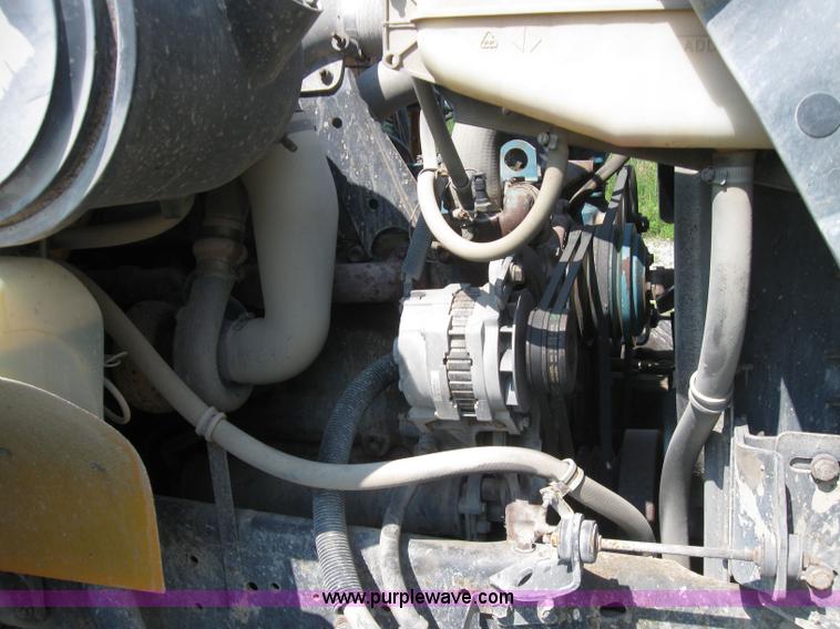 image for item 2258 1992 International Series 4900 dump truck