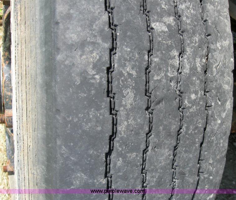 image for item 2258 1992 International Series 4900 dump truck