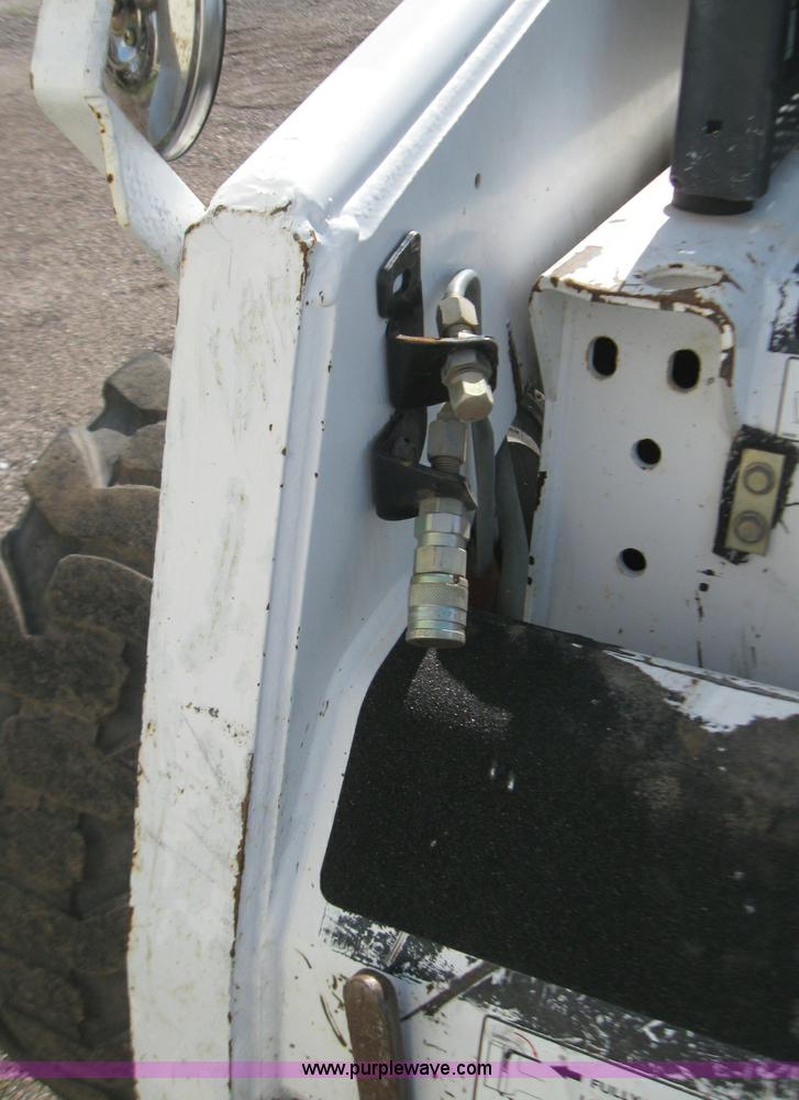 image for item 2264 1998 Bobcat 863 skid steer