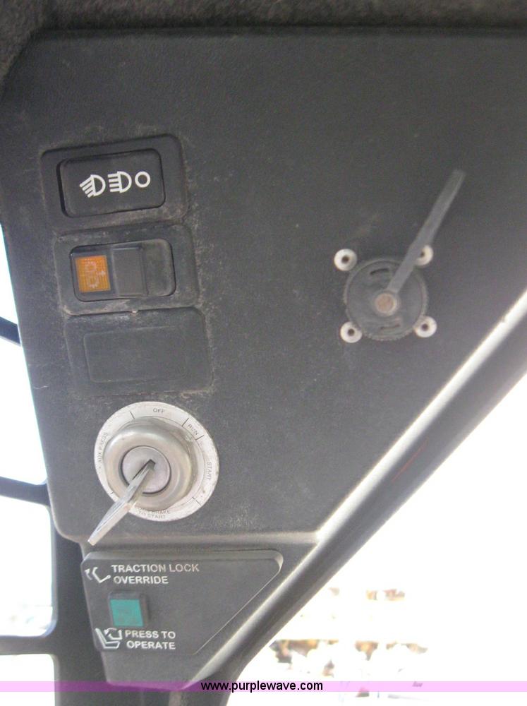 image for item 2264 1998 Bobcat 863 skid steer