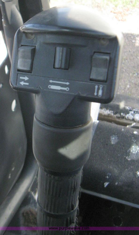 image for item 2264 1998 Bobcat 863 skid steer