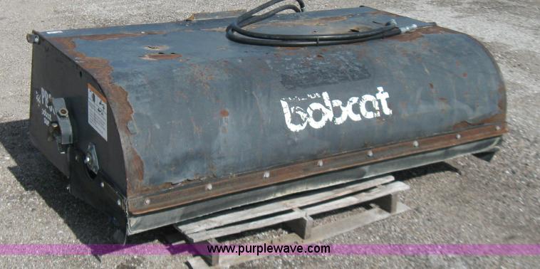 image for item 2267 1998 Bobcat PB36 sweeper attachment