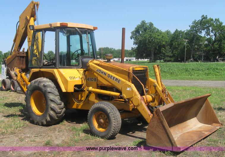 image for item 2316 1985 John Deere 410B backhoe