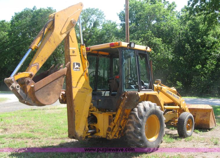 image for item 2316 1985 John Deere 410B backhoe