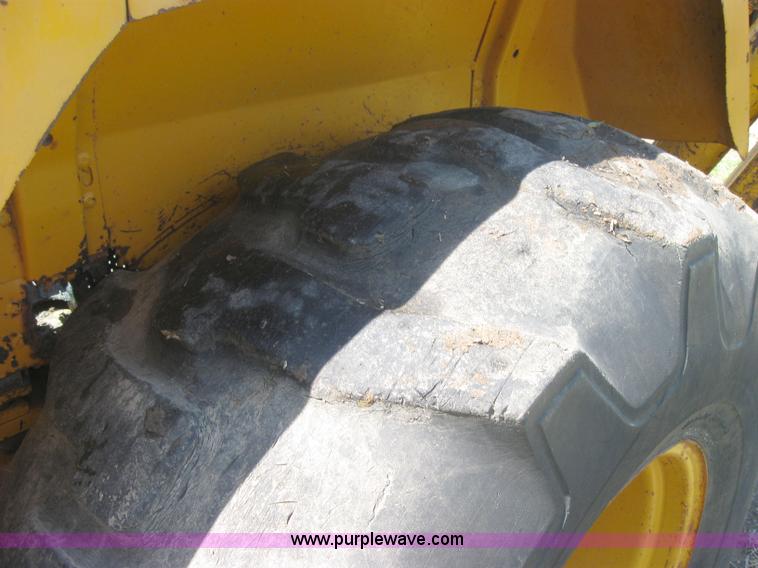 image for item 2316 1985 John Deere 410B backhoe