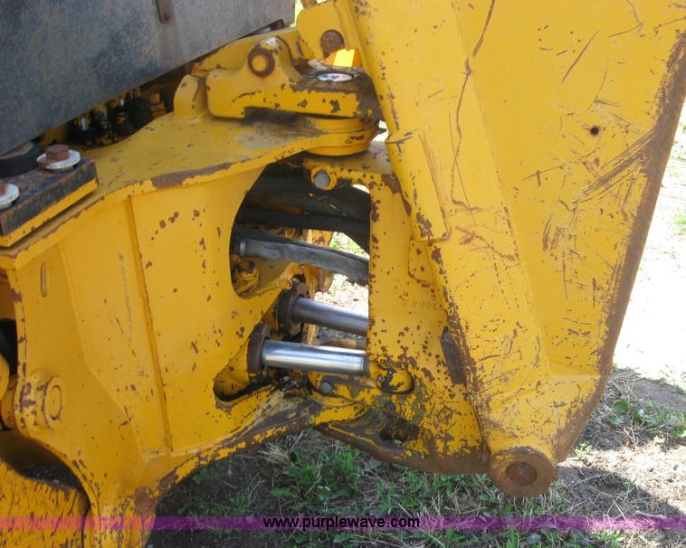 image for item 2316 1985 John Deere 410B backhoe