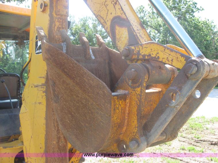 image for item 2316 1985 John Deere 410B backhoe