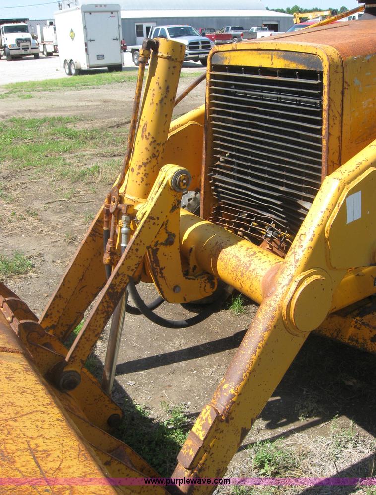 image for item 2316 1985 John Deere 410B backhoe