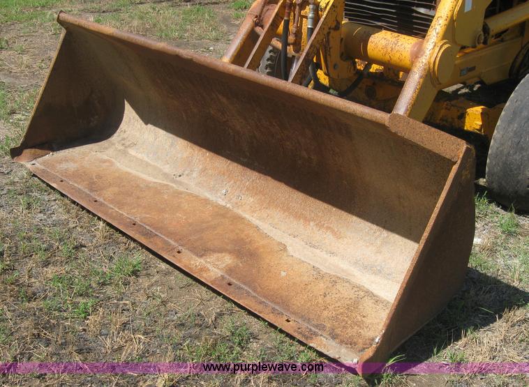 image for item 2316 1985 John Deere 410B backhoe