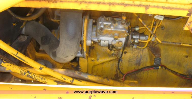 image for item 2316 1985 John Deere 410B backhoe