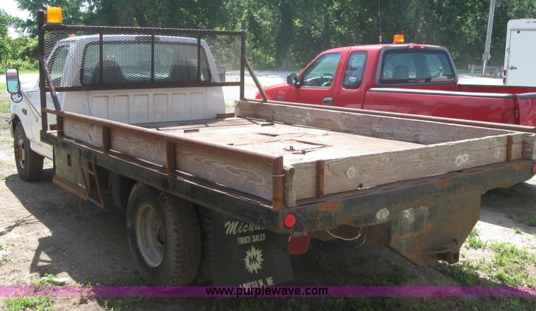 image for item 2317 1995 Ford F350 pickup truck