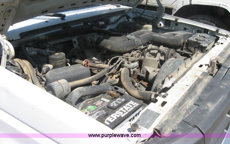 image for item 2317 1995 Ford F350 pickup truck