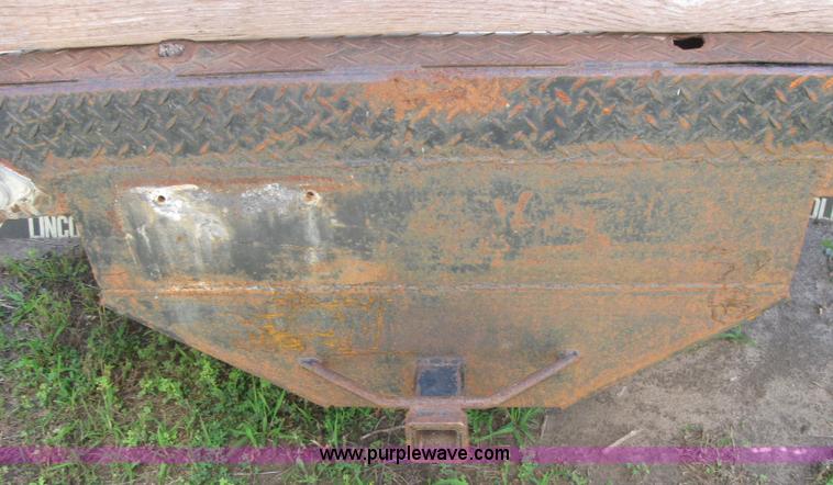 image for item 2317 1995 Ford F350 pickup truck