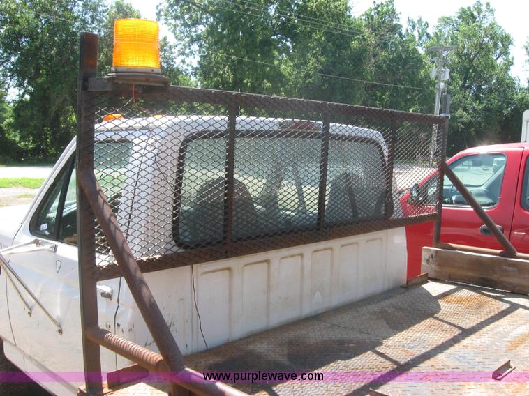 image for item 2317 1995 Ford F350 pickup truck