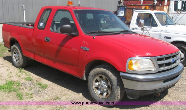 image for item 2318 1997 Ford F250 pickup truck