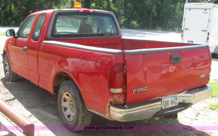 image for item 2318 1997 Ford F250 pickup truck